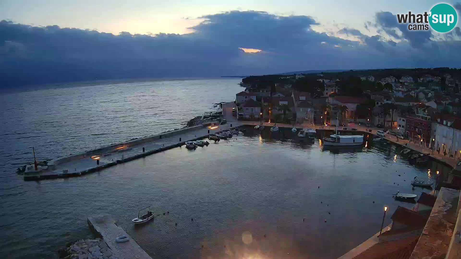 Spletna kamera Sutivan panorama – pogled v živo z otoka Brač