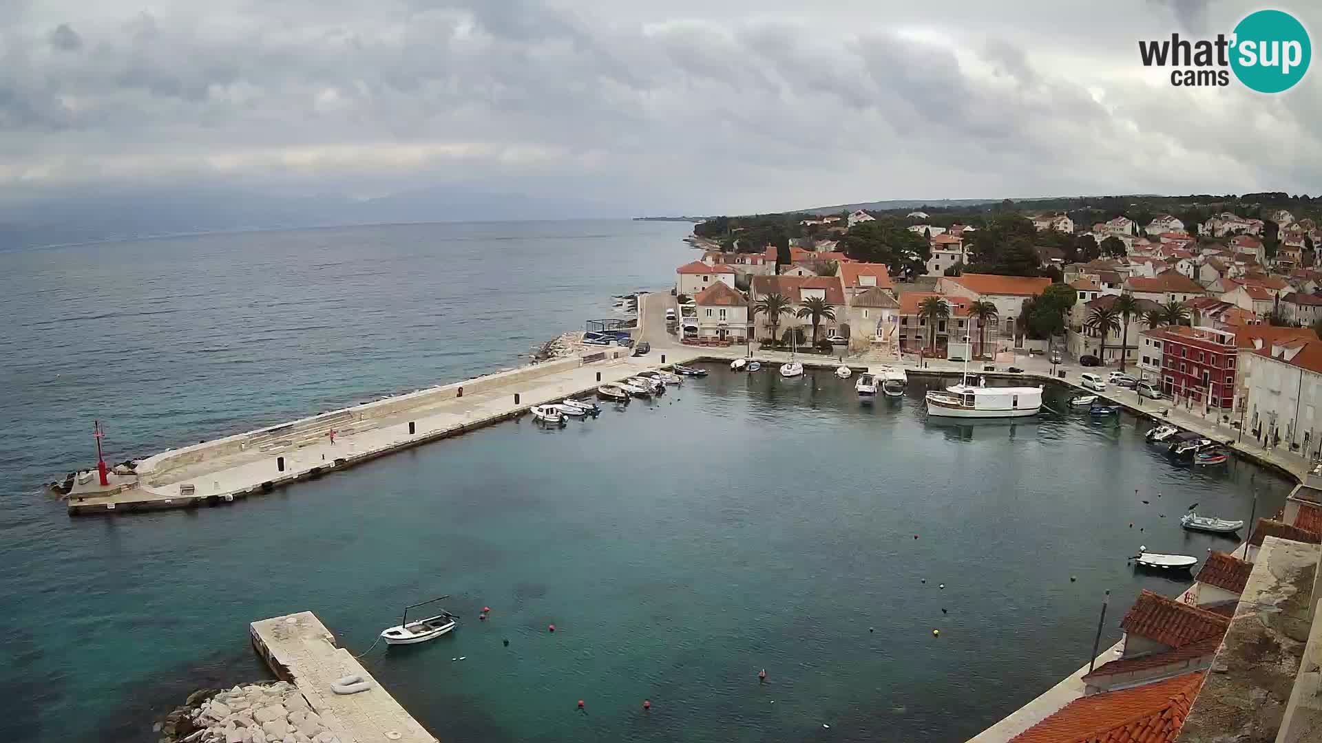 Spletna kamera Sutivan panorama – pogled v živo z otoka Brač