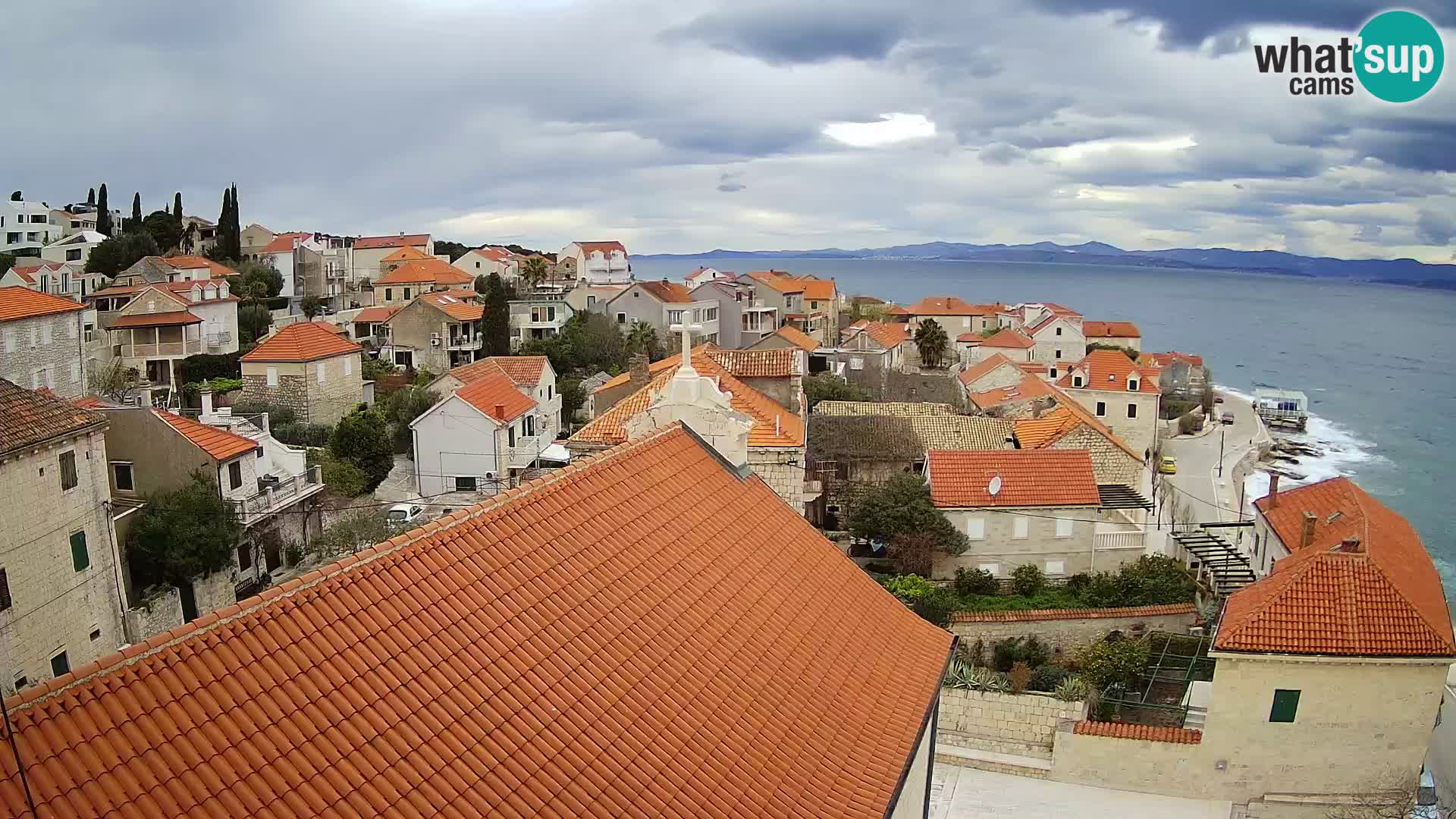 Spletna kamera Sutivan panorama – pogled v živo z otoka Brač
