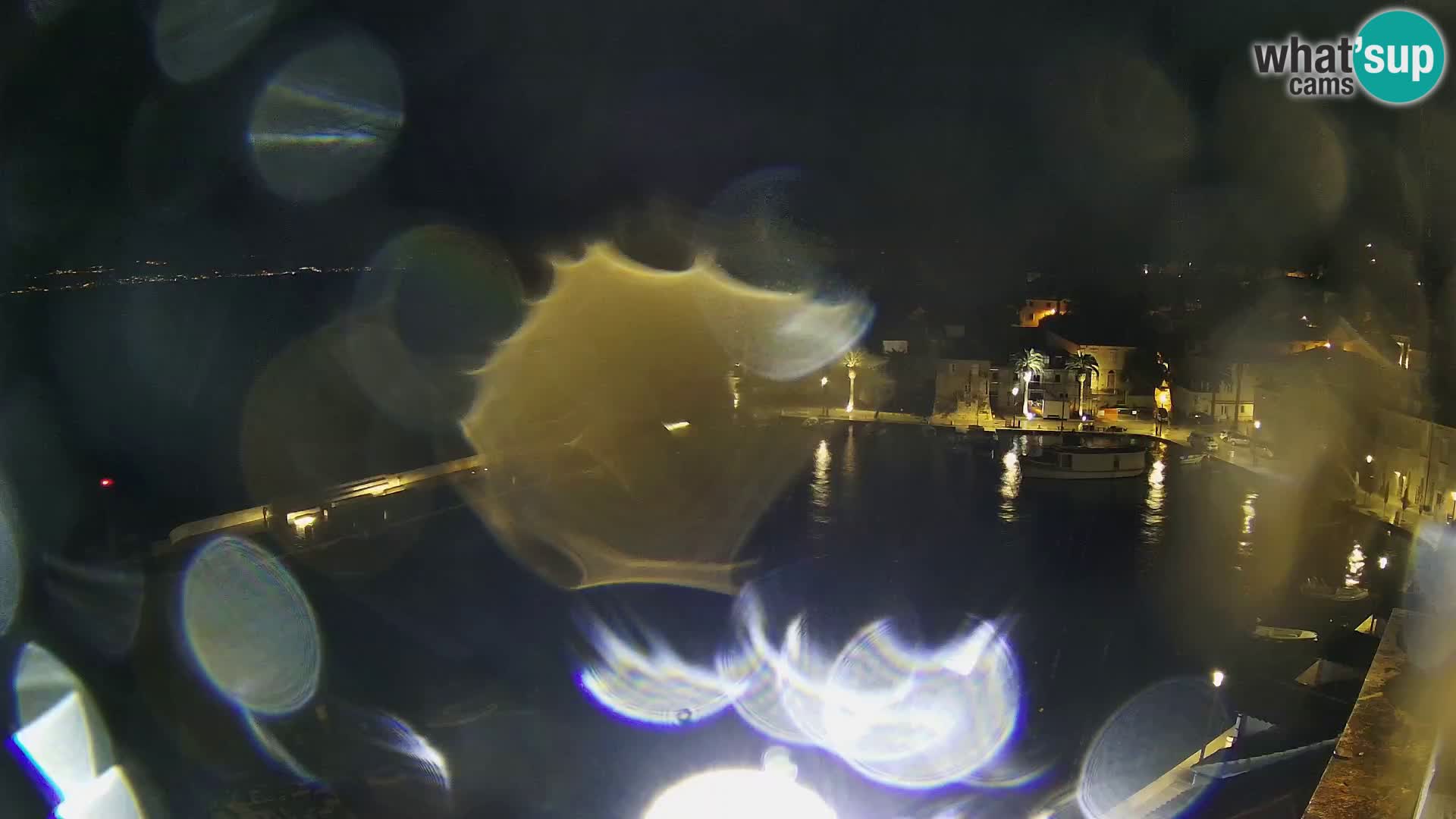 Spletna kamera Sutivan panorama – pogled v živo z otoka Brač