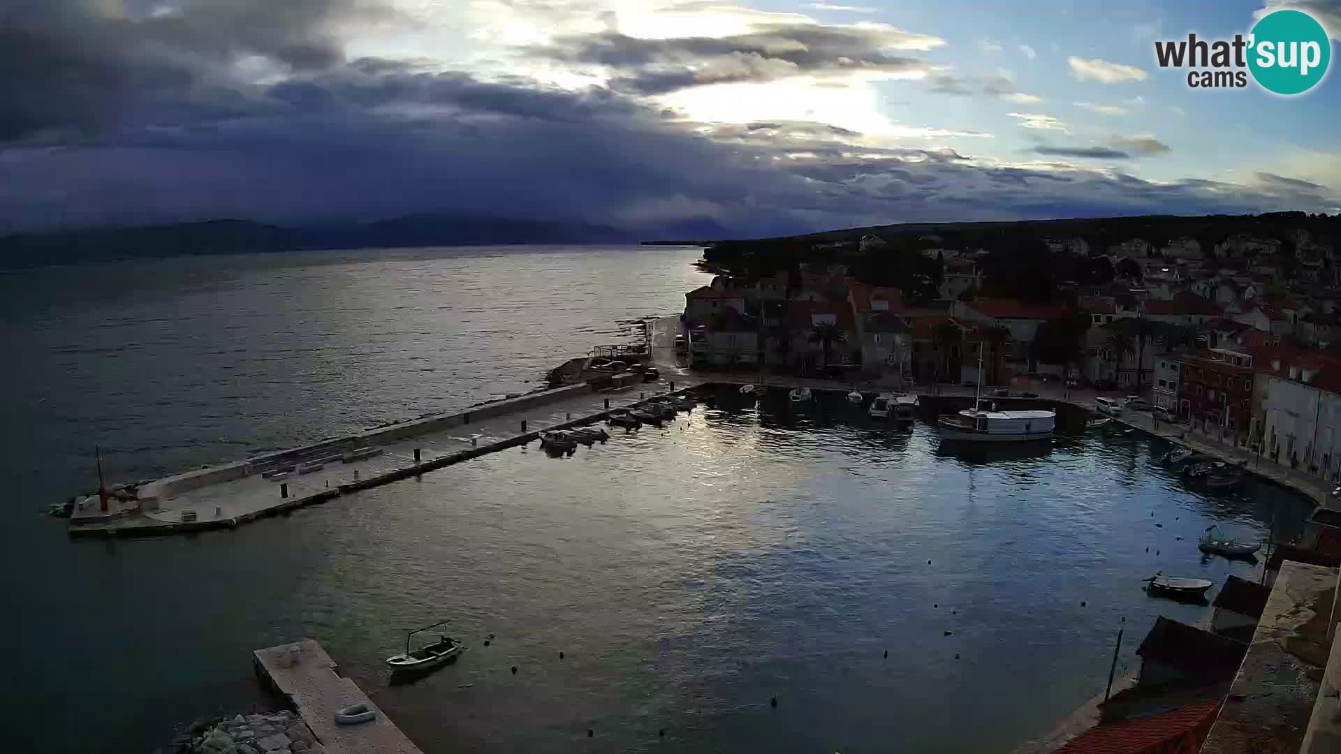 Web kamera Sutivan panorama – Pogled uživo s otoka Brača