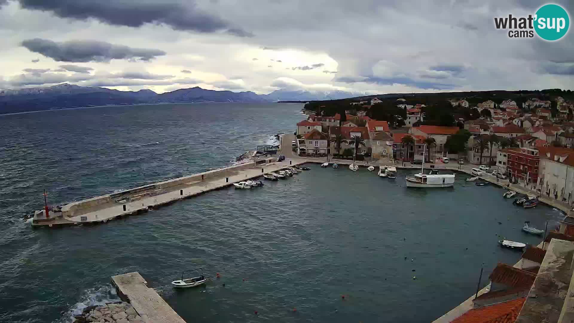 Web kamera Sutivan panorama – Pogled uživo s otoka Brača