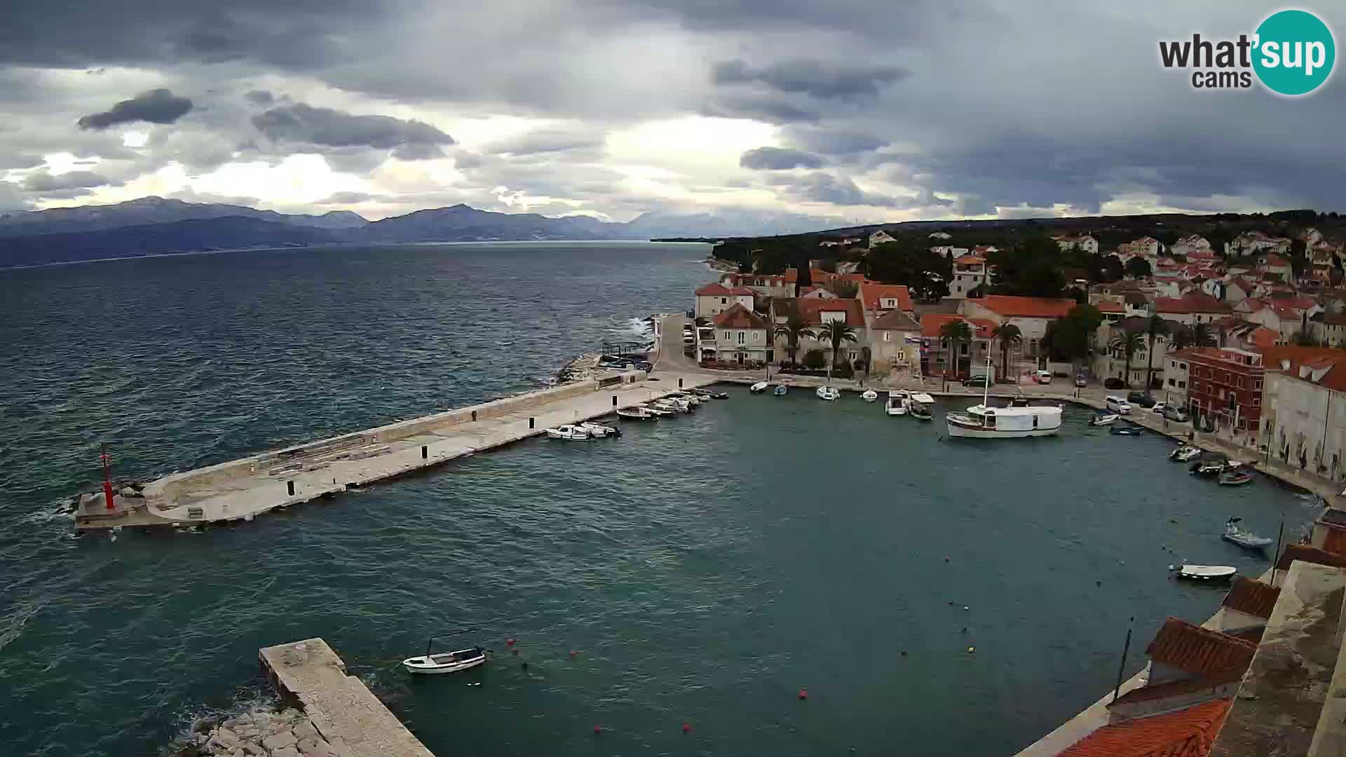 Spletna kamera Sutivan panorama – pogled v živo z otoka Brač