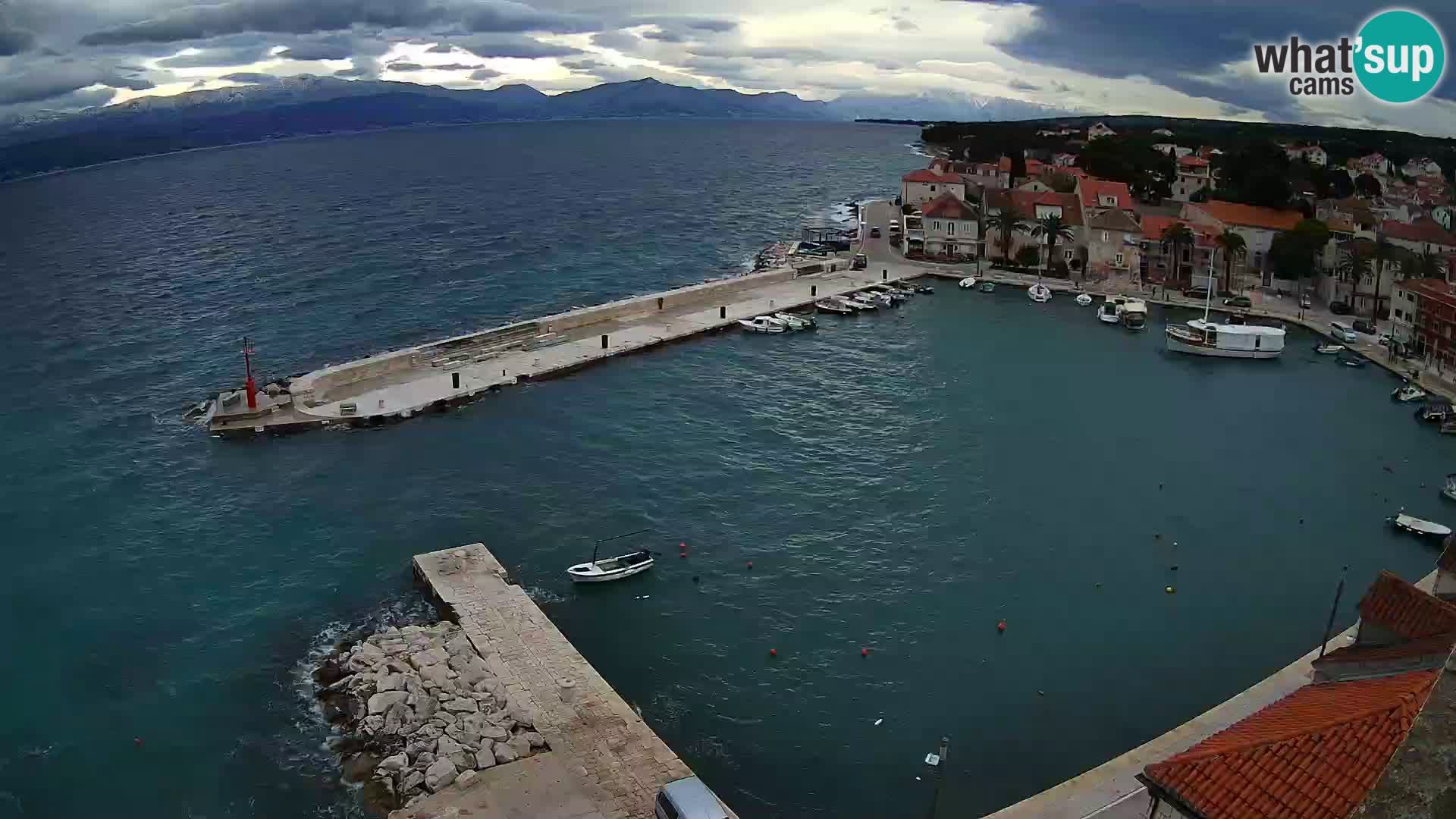 Spletna kamera Sutivan panorama – pogled v živo z otoka Brač