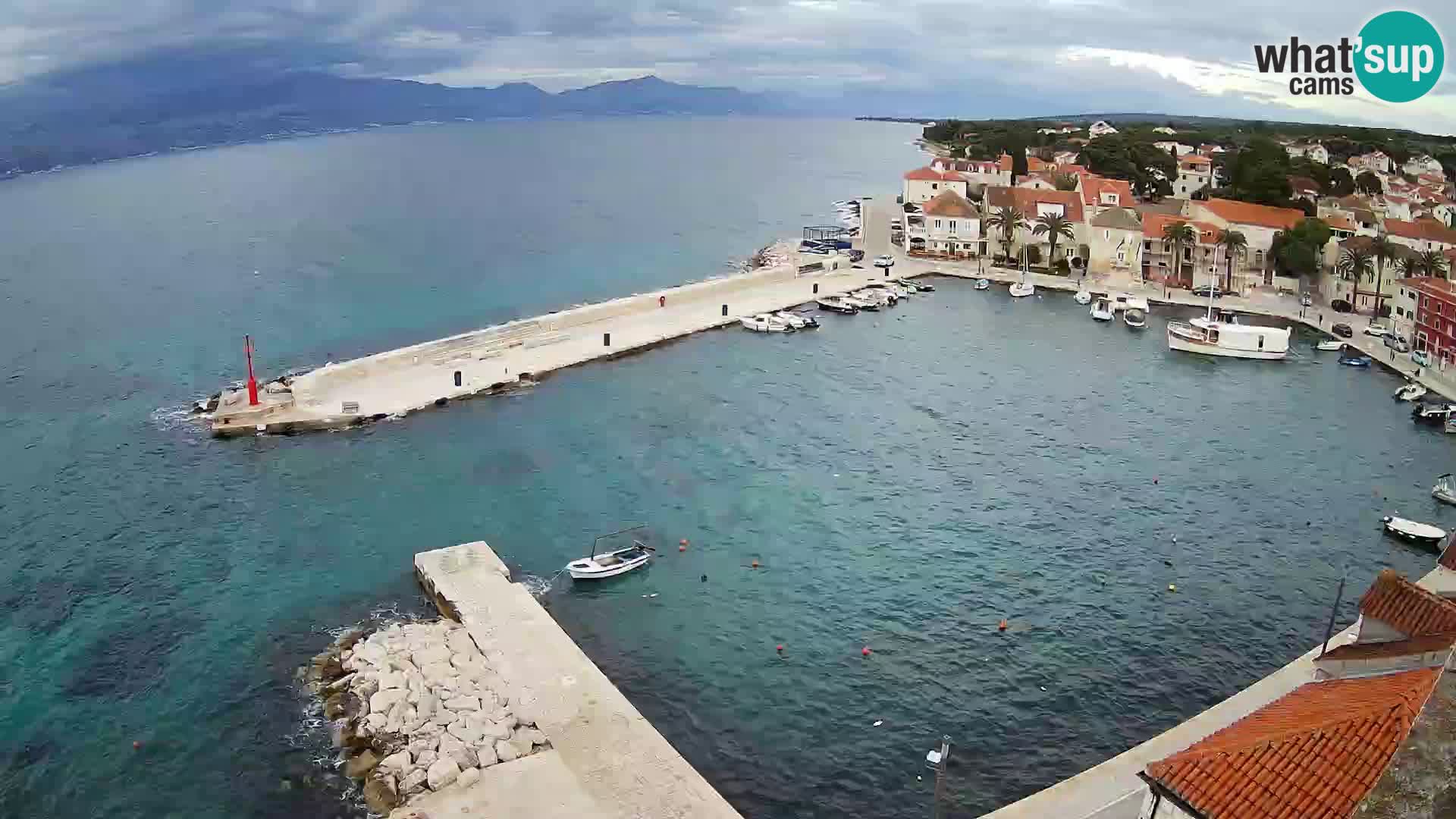 Spletna kamera Sutivan panorama – pogled v živo z otoka Brač