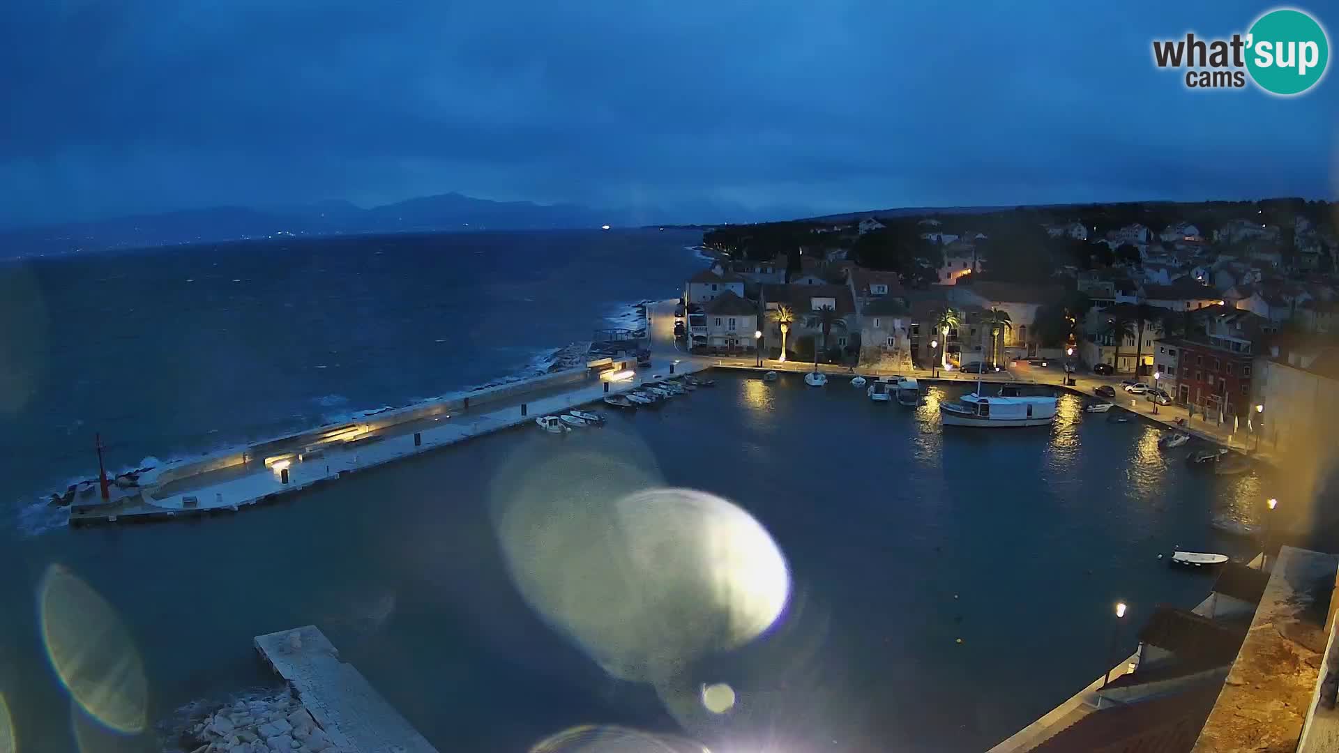 Web kamera Sutivan panorama – Pogled uživo s otoka Brača