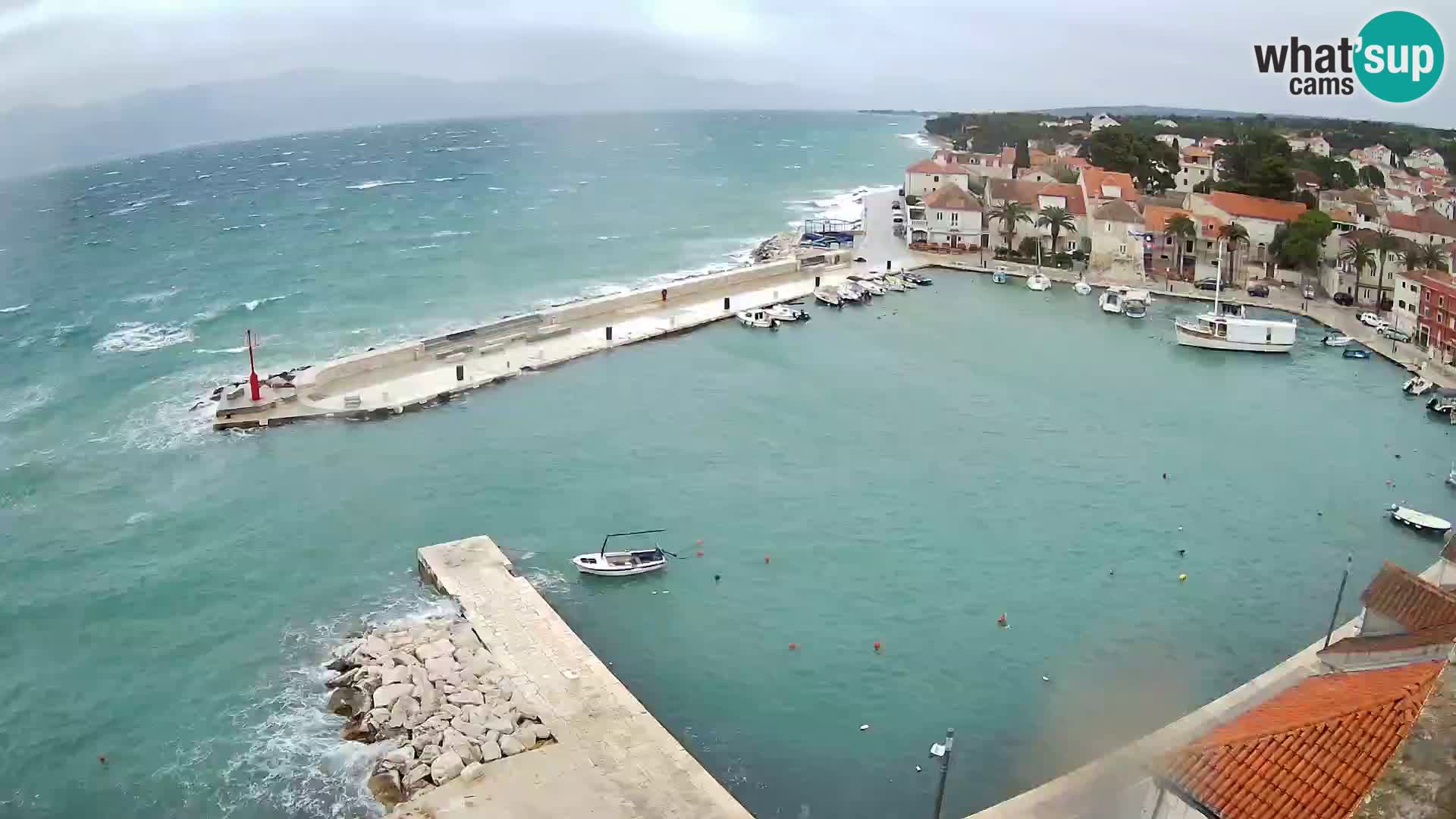 Spletna kamera Sutivan panorama – pogled v živo z otoka Brač