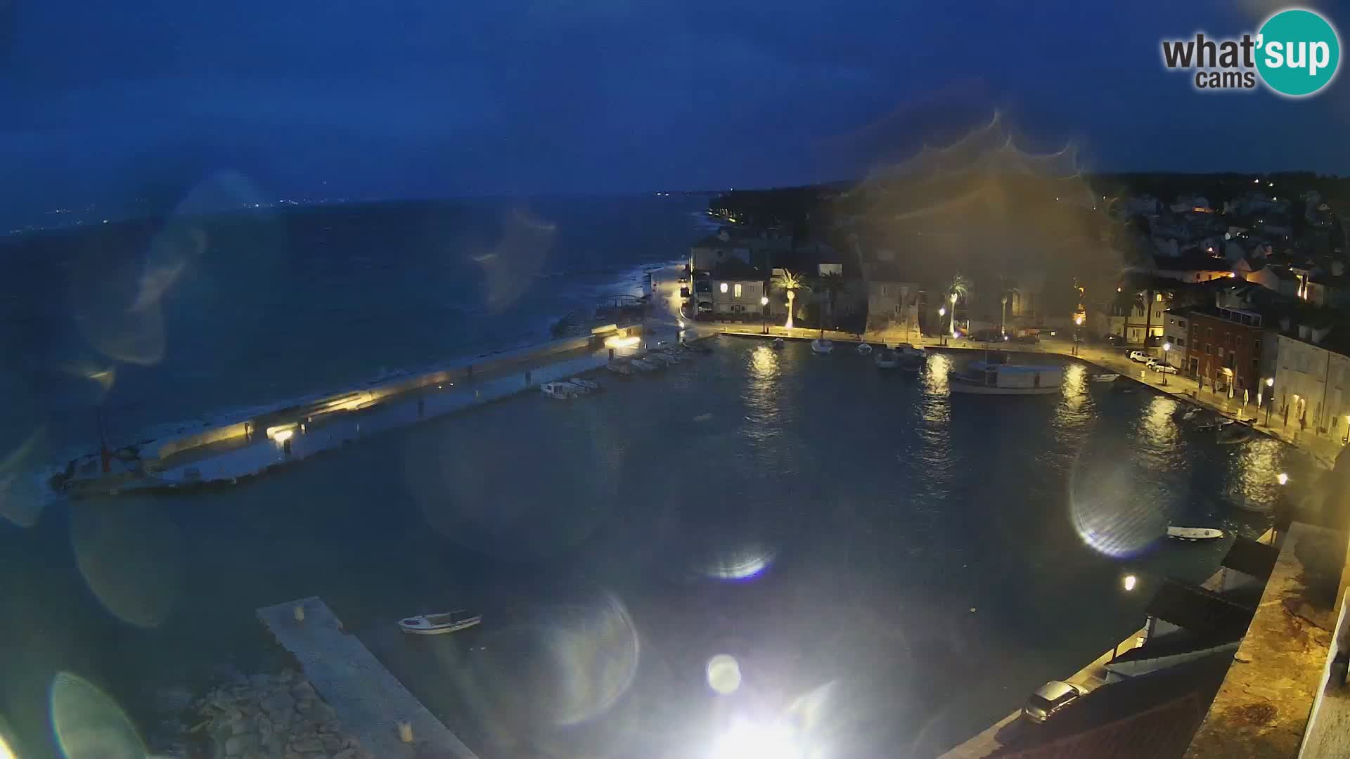 Spletna kamera Sutivan panorama – pogled v živo z otoka Brač