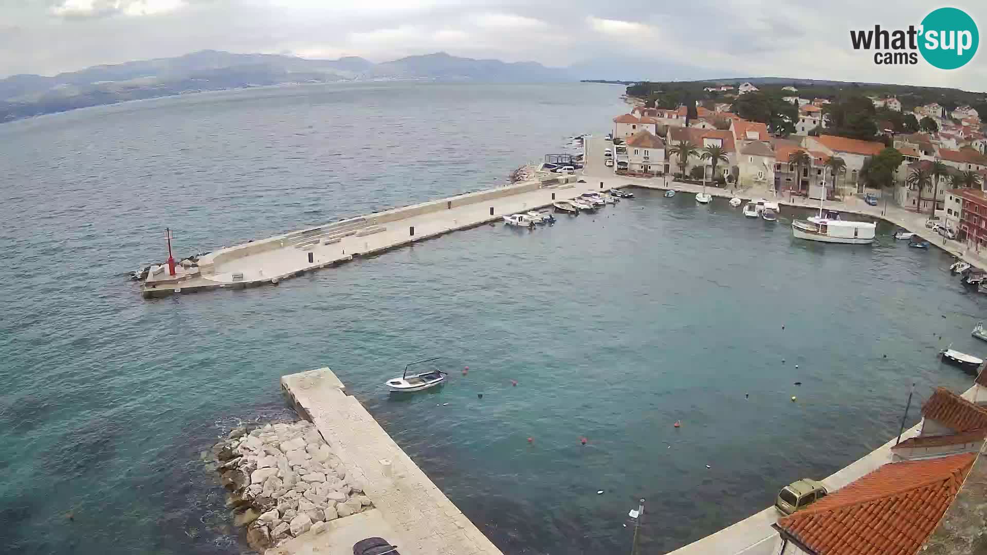 Spletna kamera Sutivan panorama – pogled v živo z otoka Brač