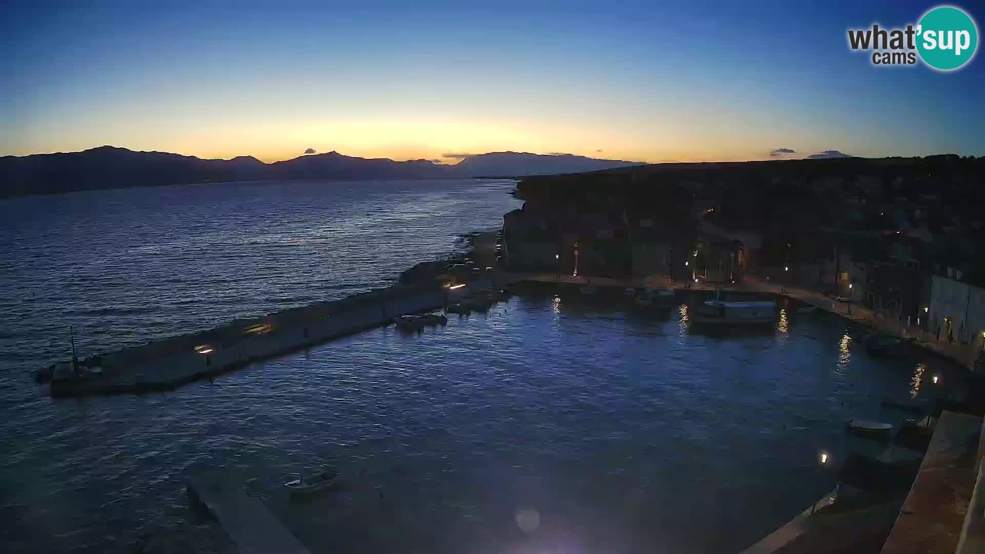 Web kamera Sutivan panorama – Pogled uživo s otoka Brača