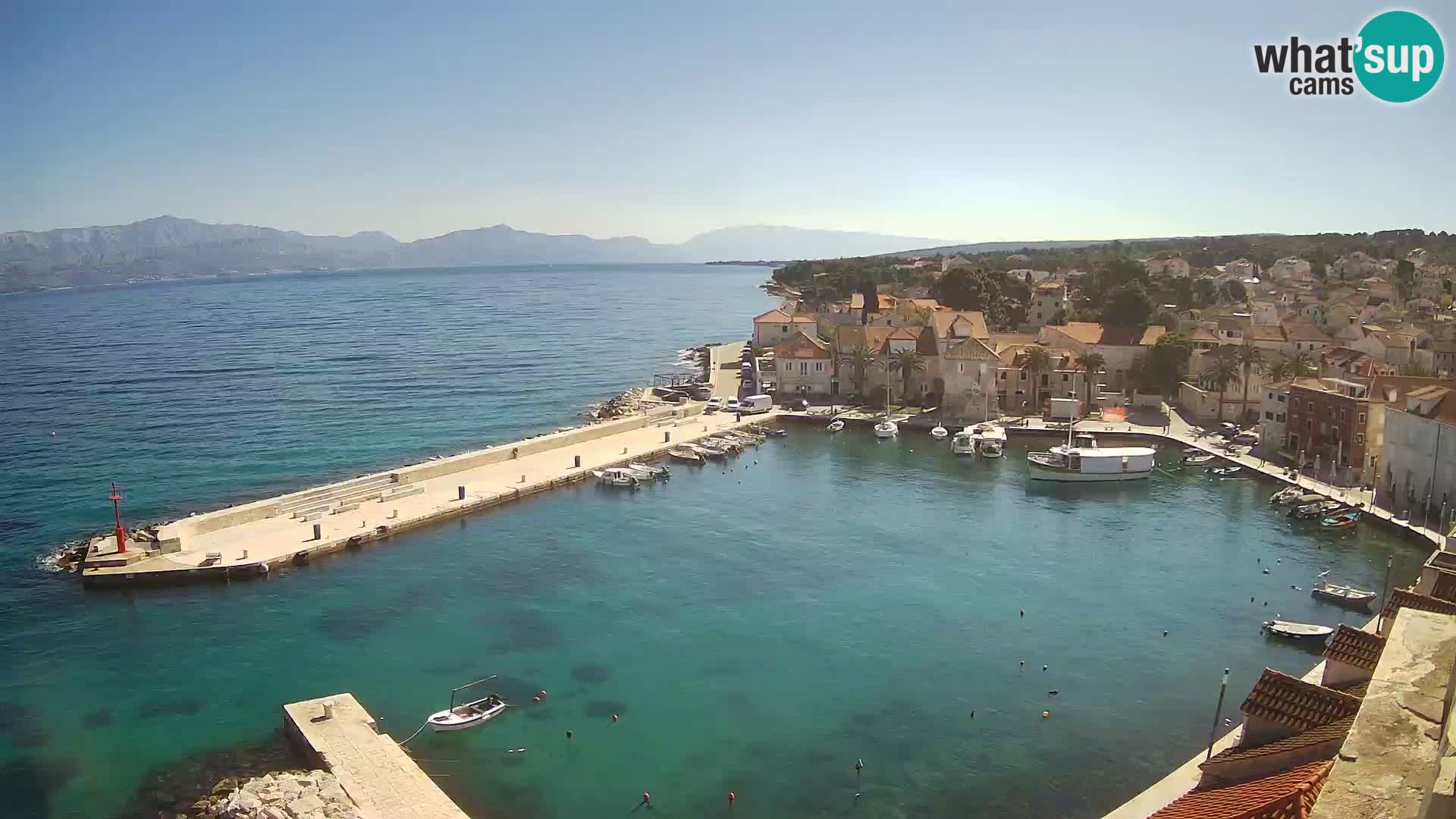 Spletna kamera Sutivan panorama – pogled v živo z otoka Brač
