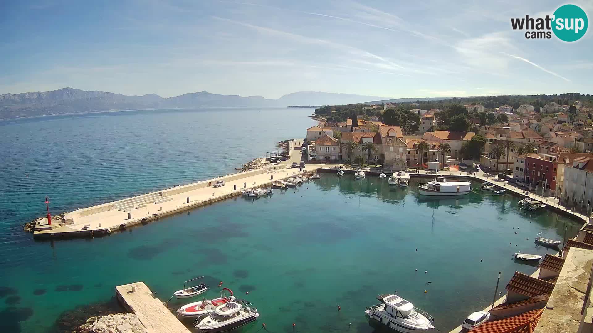 Spletna kamera Sutivan panorama – pogled v živo z otoka Brač