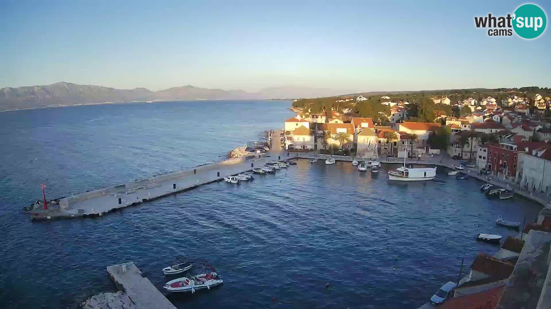 Web kamera Sutivan panorama – Pogled uživo s otoka Brača