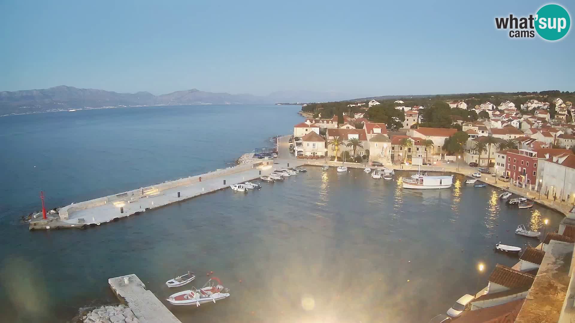 Web kamera Sutivan panorama – Pogled uživo s otoka Brača