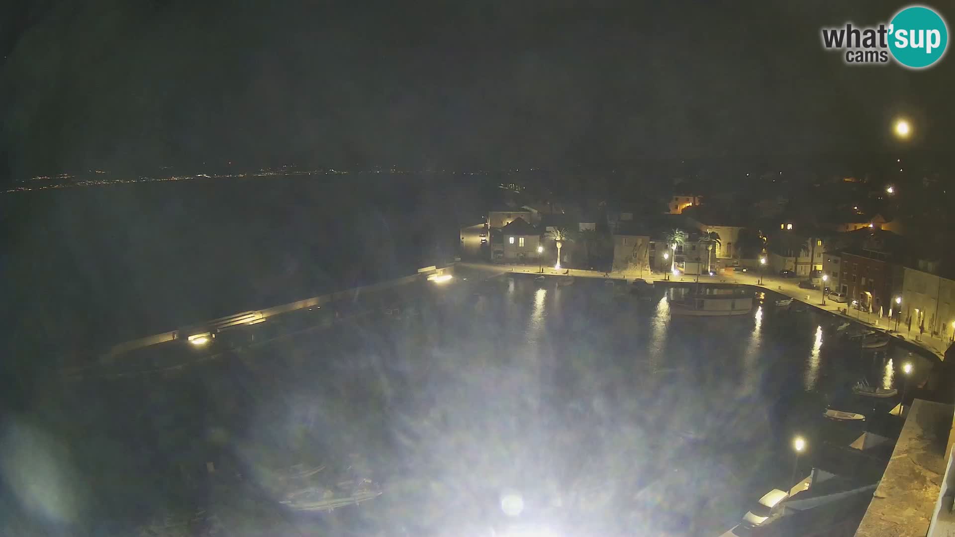 Spletna kamera Sutivan panorama – pogled v živo z otoka Brač