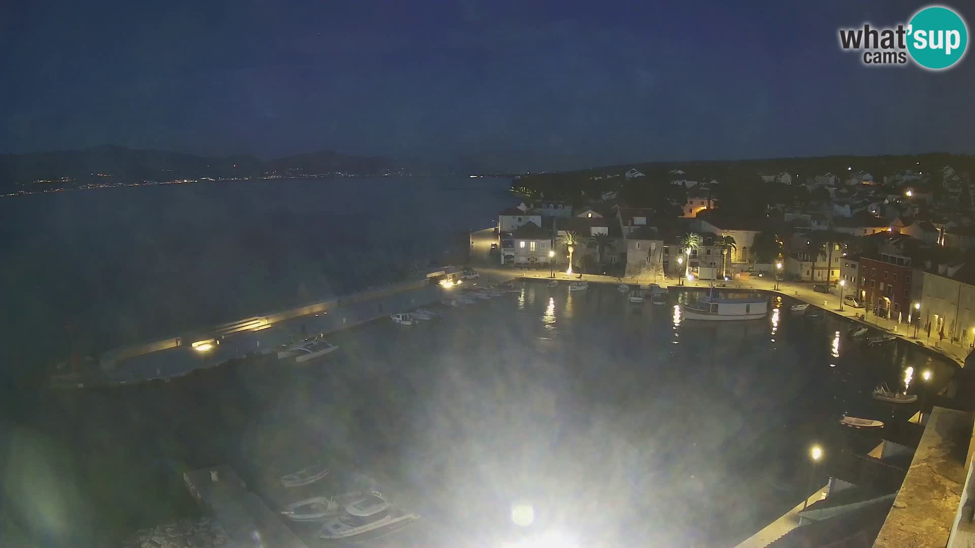 Spletna kamera Sutivan panorama – pogled v živo z otoka Brač