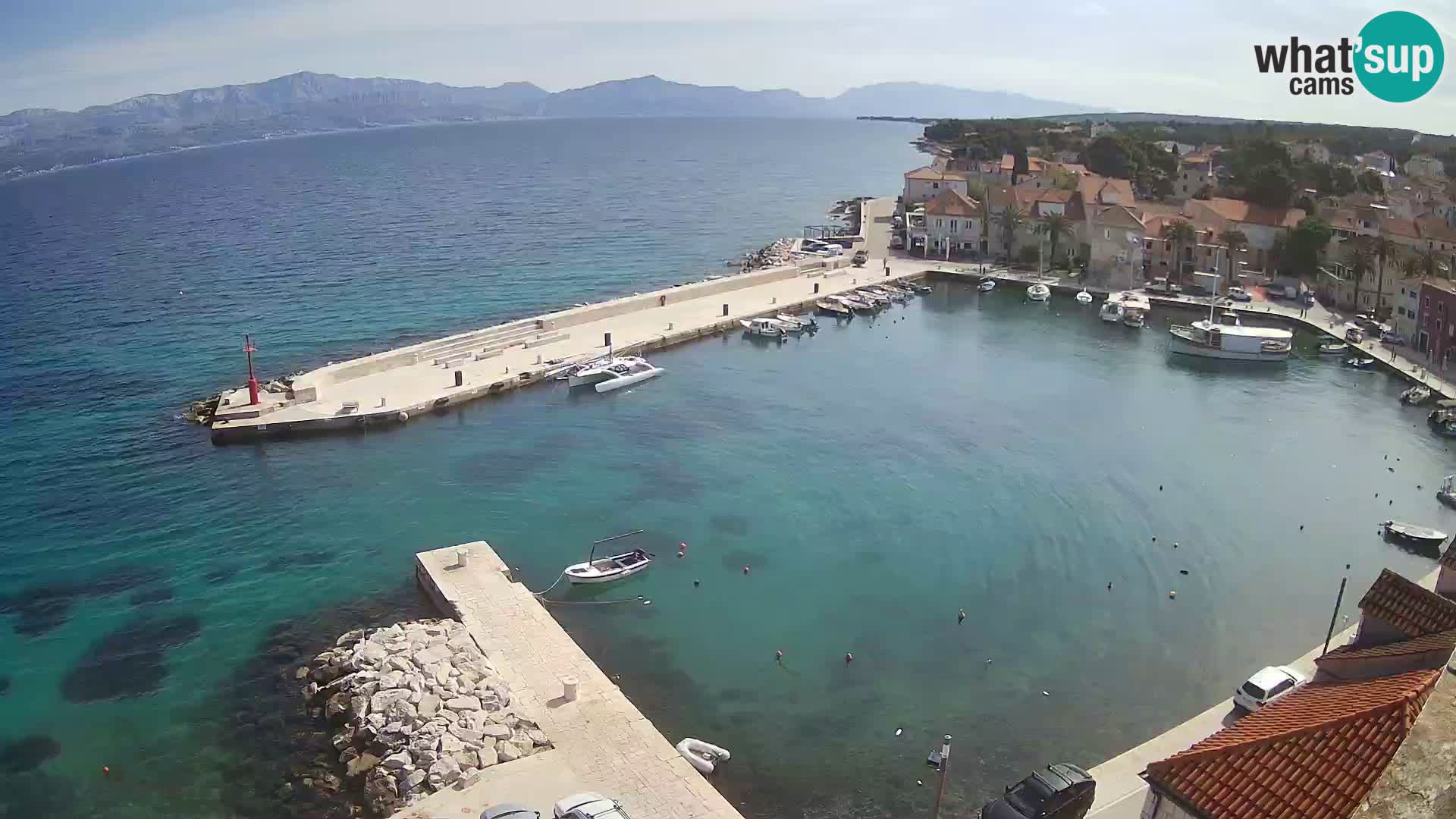 Spletna kamera Sutivan panorama – pogled v živo z otoka Brač