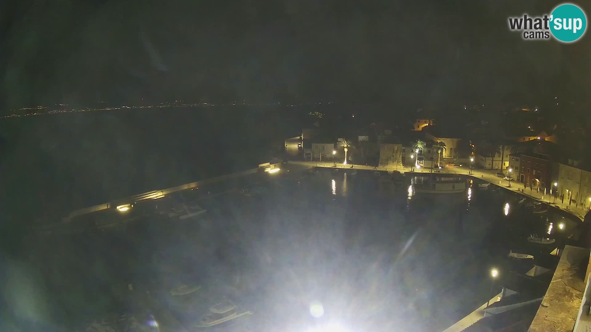 Spletna kamera Sutivan panorama – pogled v živo z otoka Brač