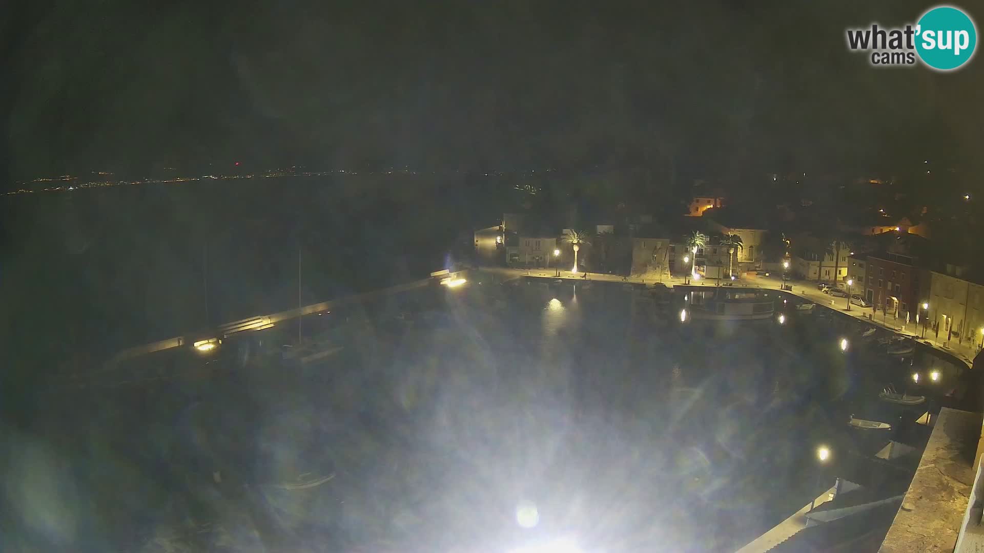 Spletna kamera Sutivan panorama – pogled v živo z otoka Brač