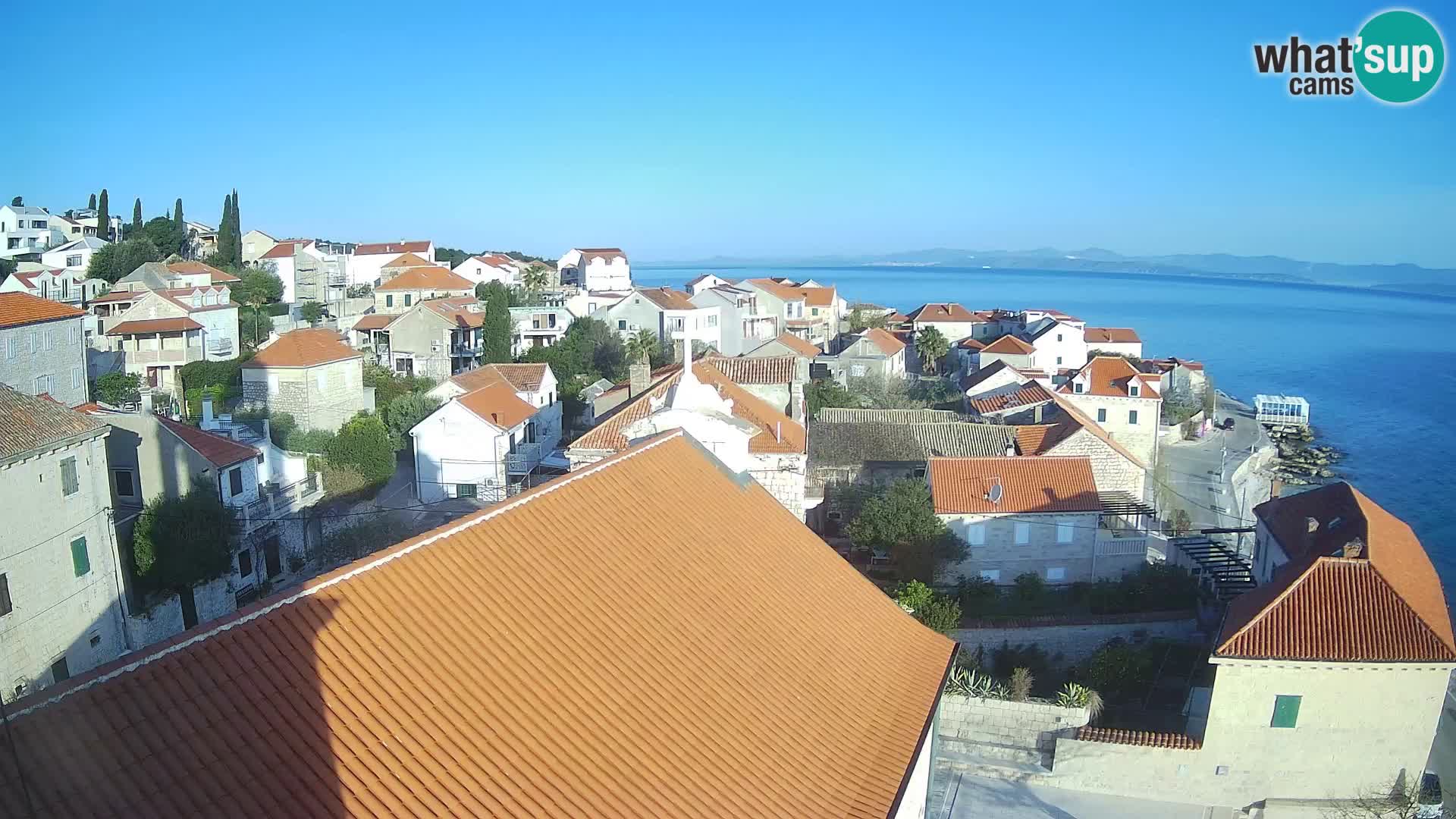 Spletna kamera Sutivan panorama – pogled v živo z otoka Brač
