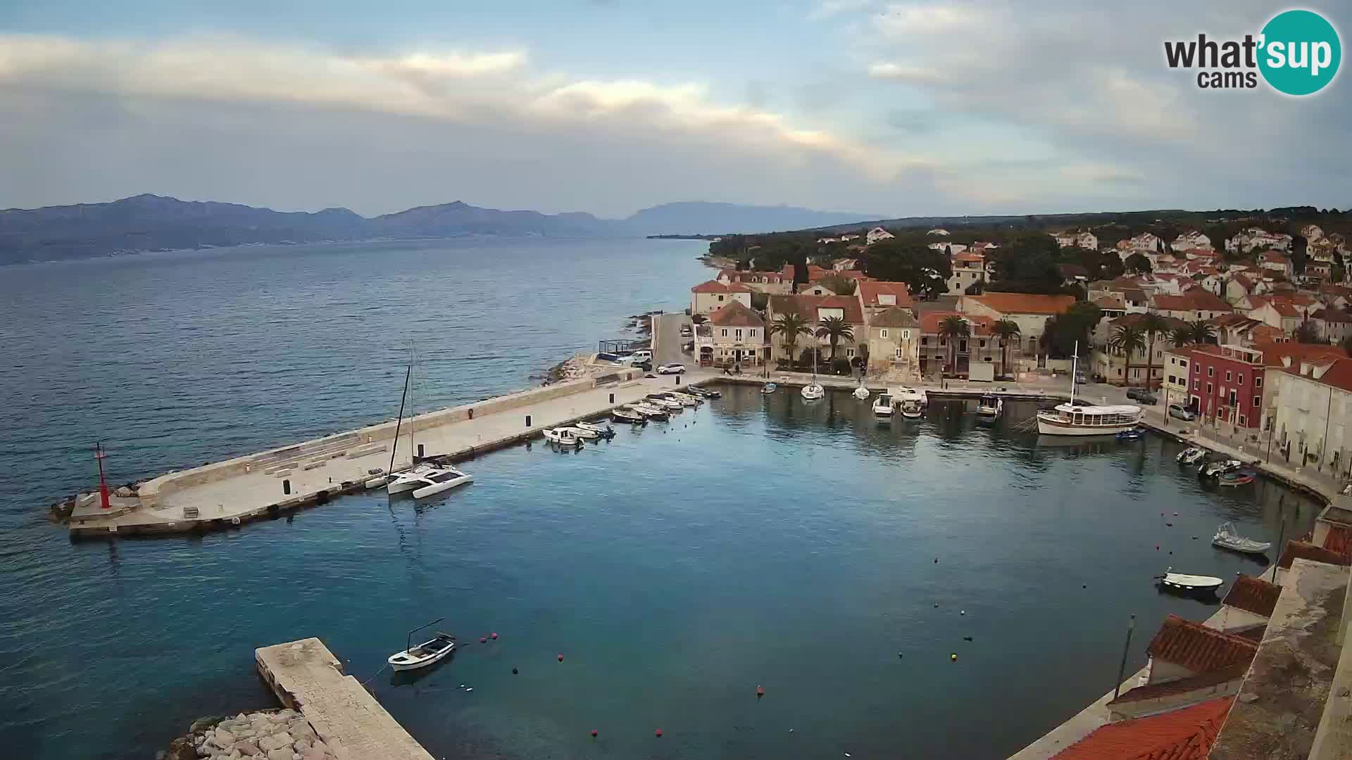 Web kamera Sutivan panorama – Pogled uživo s otoka Brača