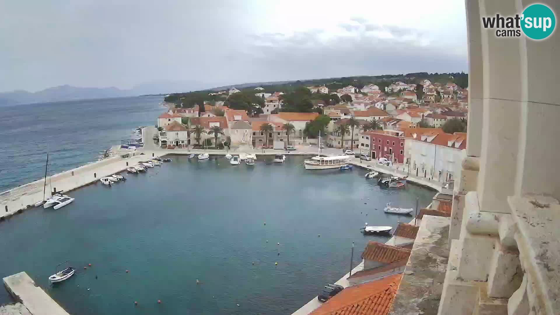 Web kamera Sutivan panorama – Pogled uživo s otoka Brača