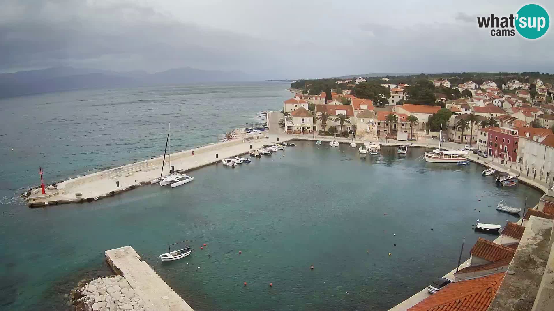 Web kamera Sutivan panorama – Pogled uživo s otoka Brača