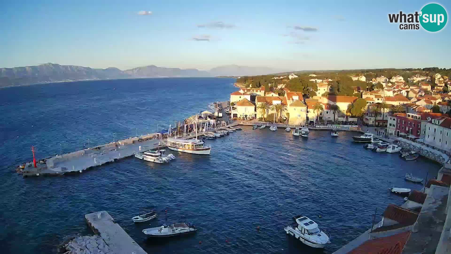 Spletna kamera Sutivan panorama – pogled v živo z otoka Brač
