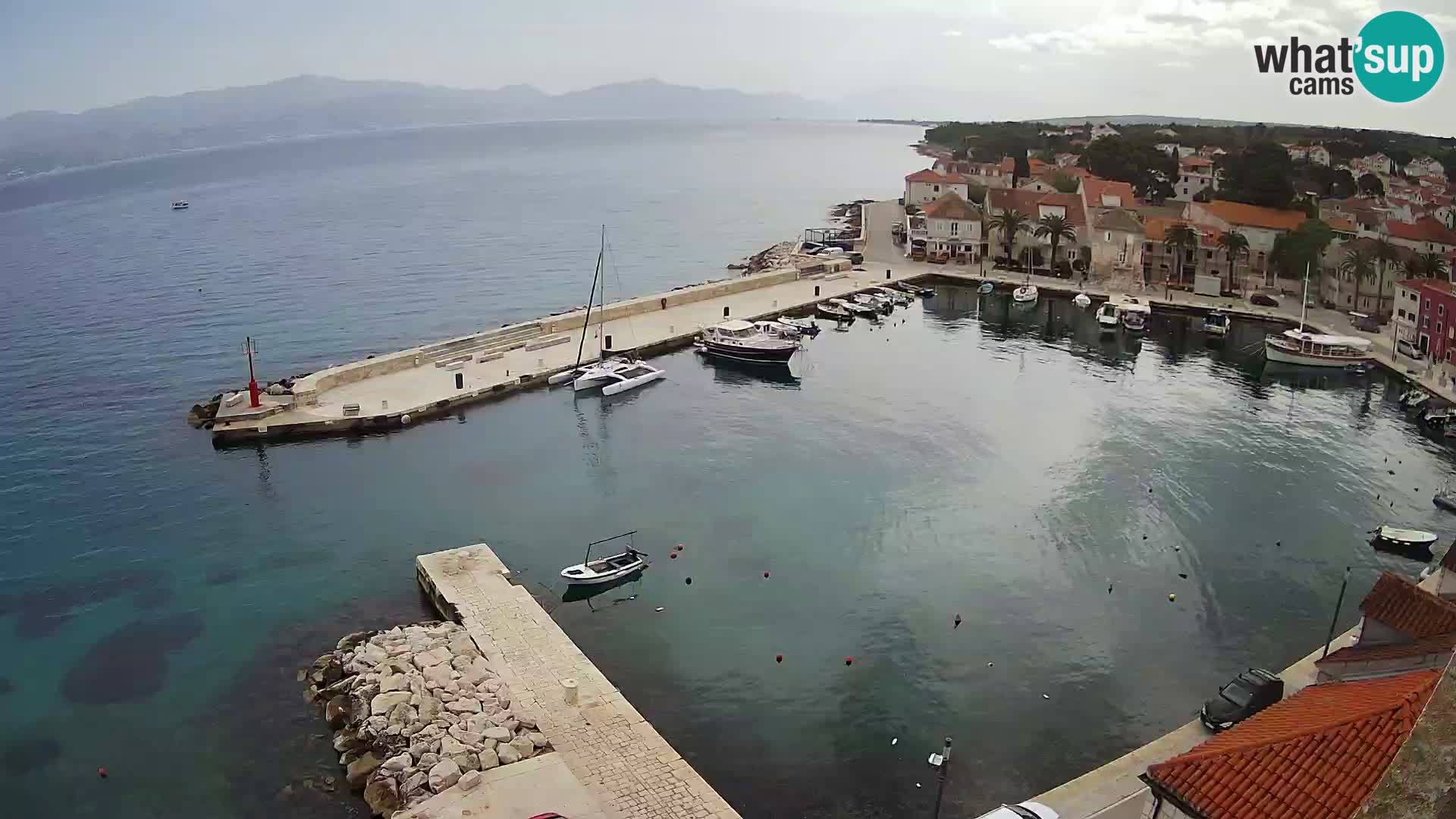 Spletna kamera Sutivan panorama – pogled v živo z otoka Brač