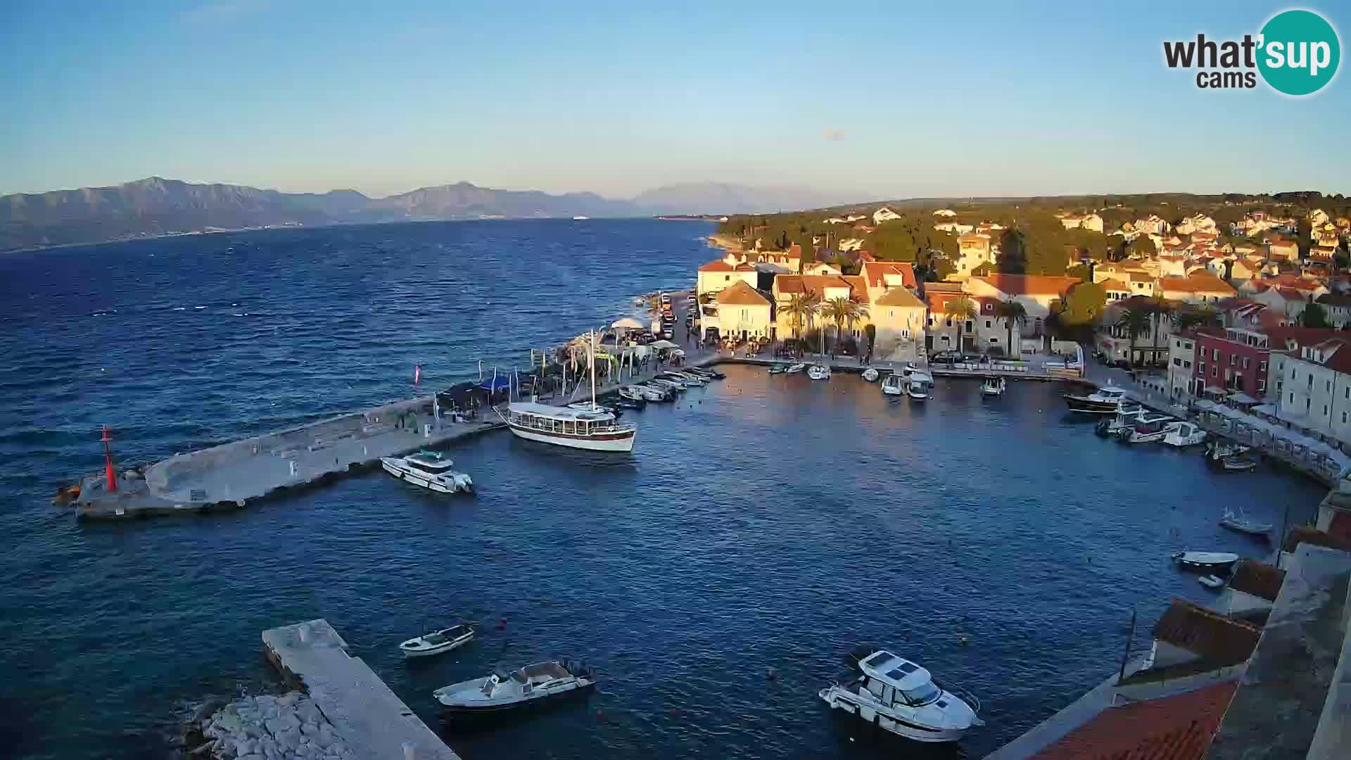 Spletna kamera Sutivan panorama – pogled v živo z otoka Brač