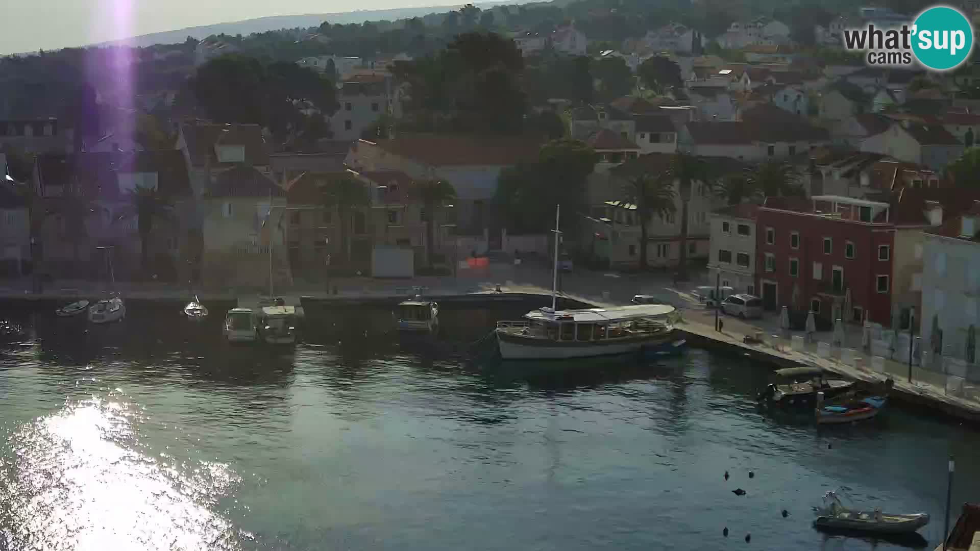 Spletna kamera Sutivan panorama – pogled v živo z otoka Brač