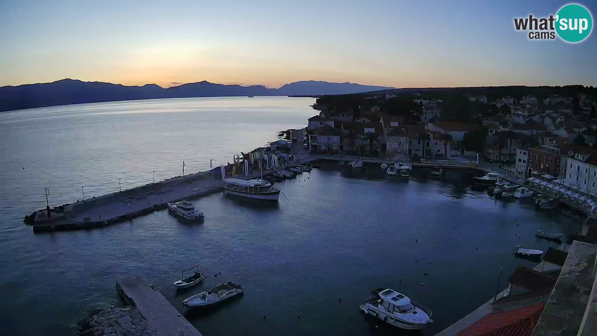 Web kamera Sutivan panorama – Pogled uživo s otoka Brača