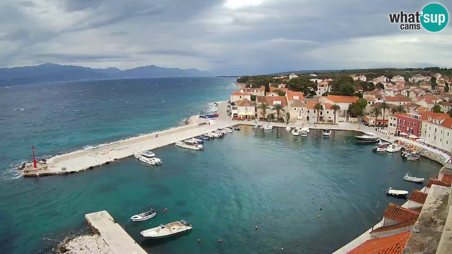 Spletna kamera Sutivan panorama – pogled v živo z otoka Brač