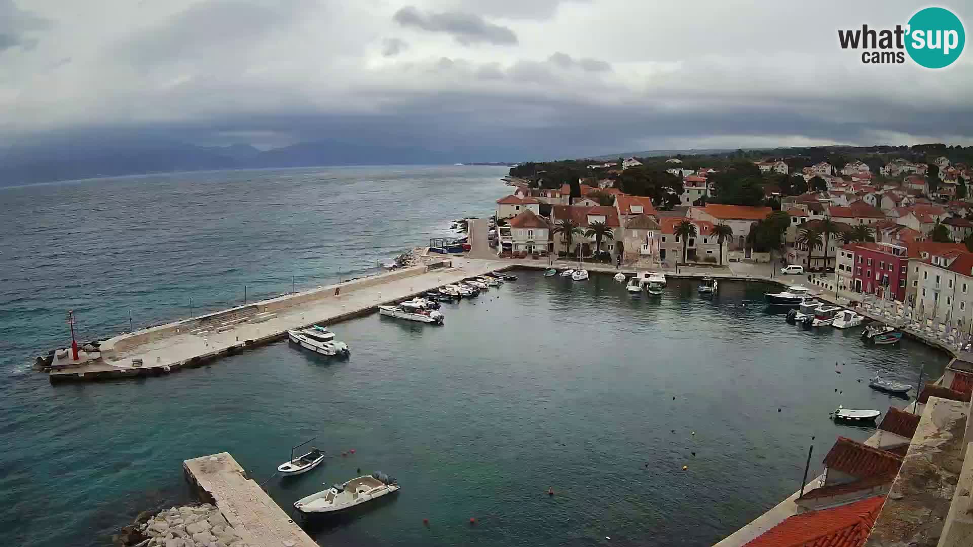 Spletna kamera Sutivan panorama – pogled v živo z otoka Brač
