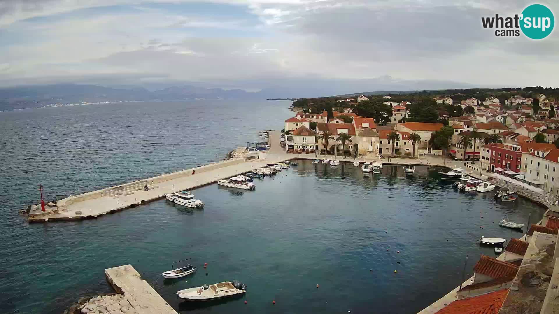 Spletna kamera Sutivan panorama – pogled v živo z otoka Brač