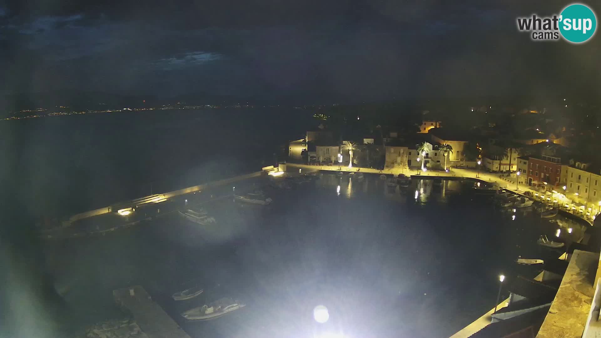 Spletna kamera Sutivan panorama – pogled v živo z otoka Brač