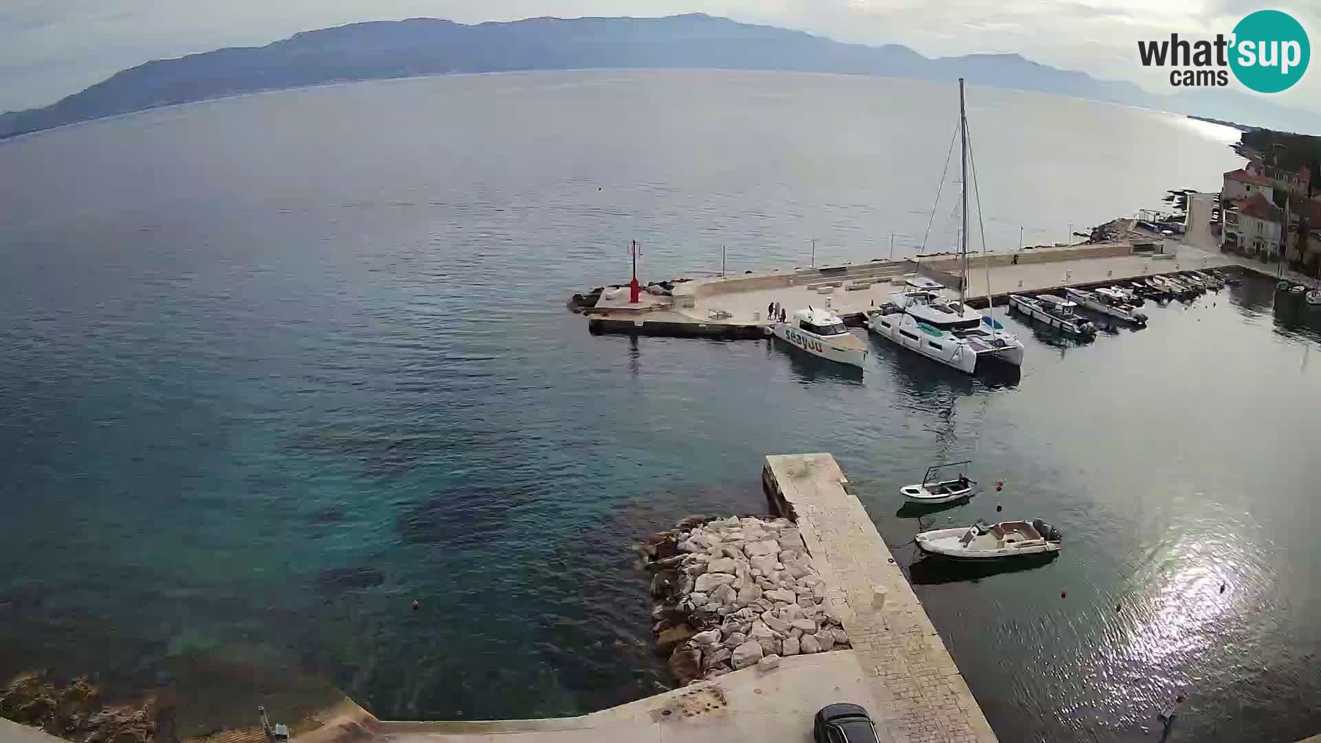 Spletna kamera Sutivan panorama – pogled v živo z otoka Brač
