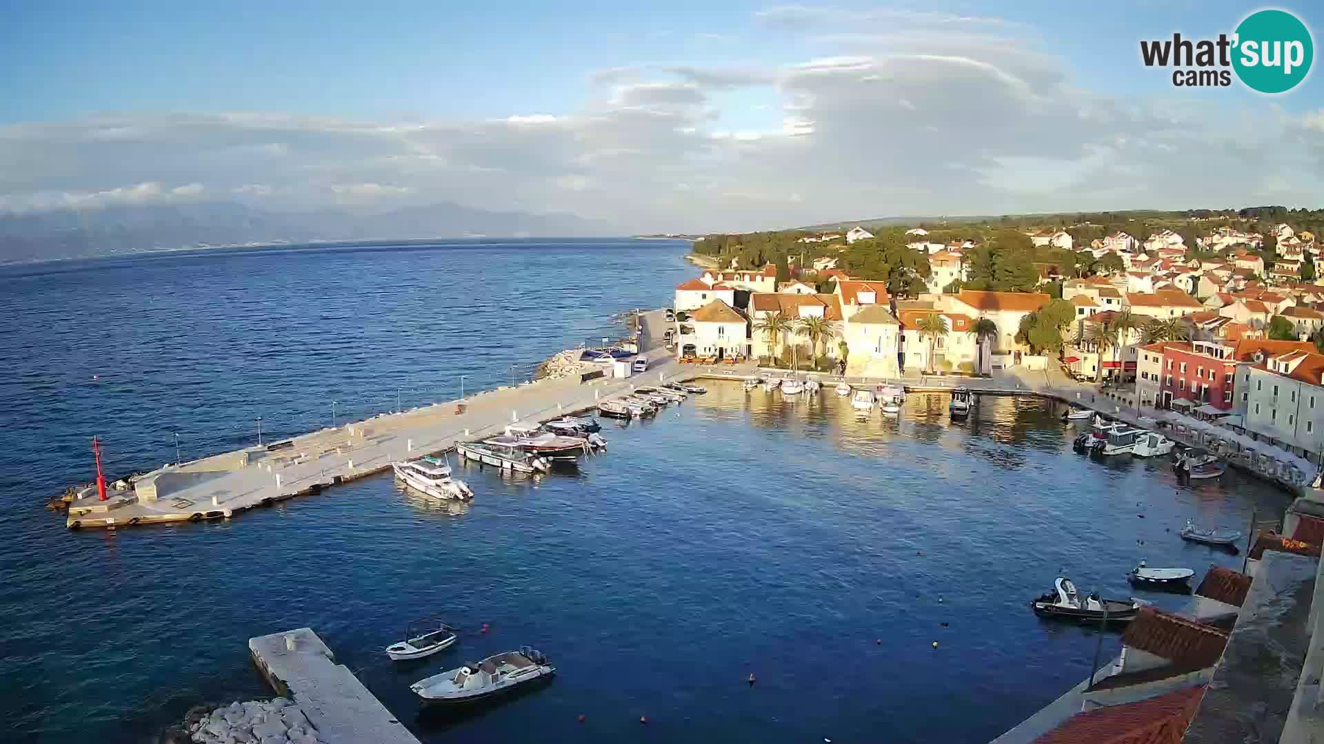 Spletna kamera Sutivan panorama – pogled v živo z otoka Brač