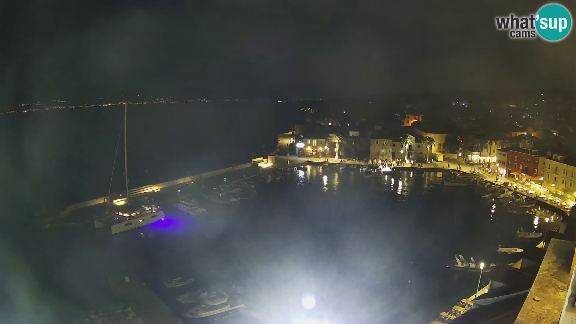Spletna kamera Sutivan panorama – pogled v živo z otoka Brač