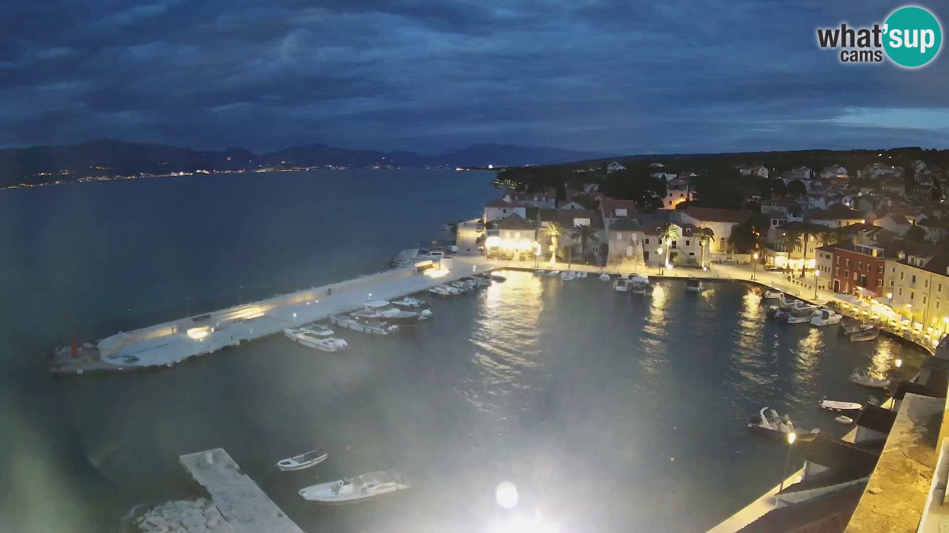 Web kamera Sutivan panorama – Pogled uživo s otoka Brača