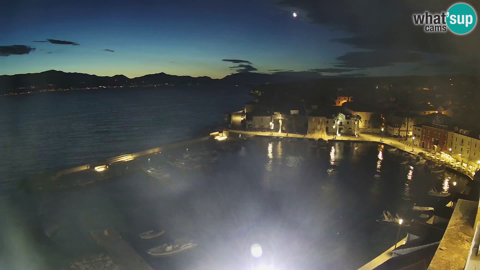 Spletna kamera Sutivan panorama – pogled v živo z otoka Brač