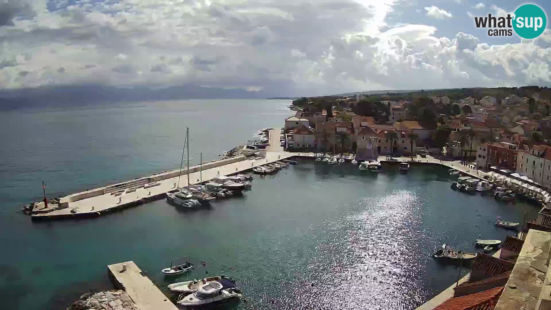 Web kamera Sutivan panorama – Pogled uživo s otoka Brača