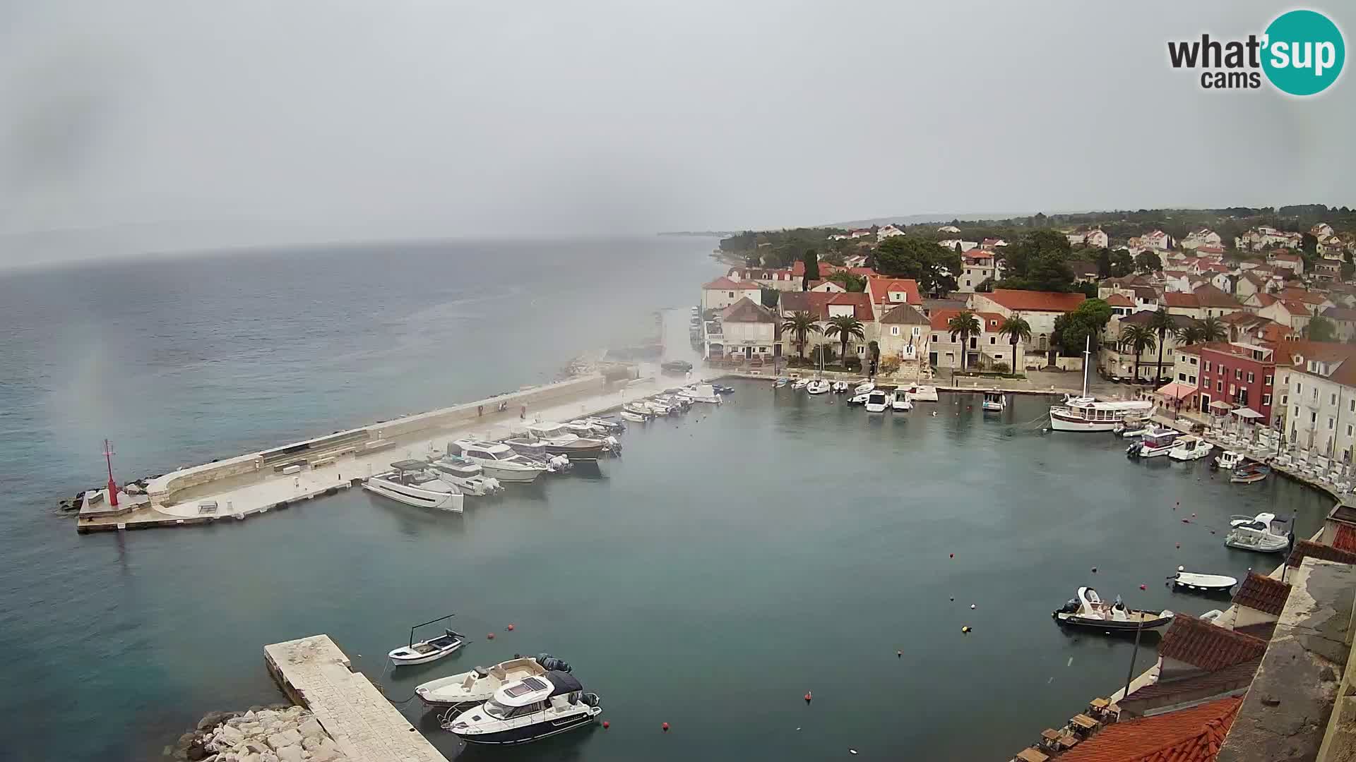 Spletna kamera Sutivan panorama – pogled v živo z otoka Brač