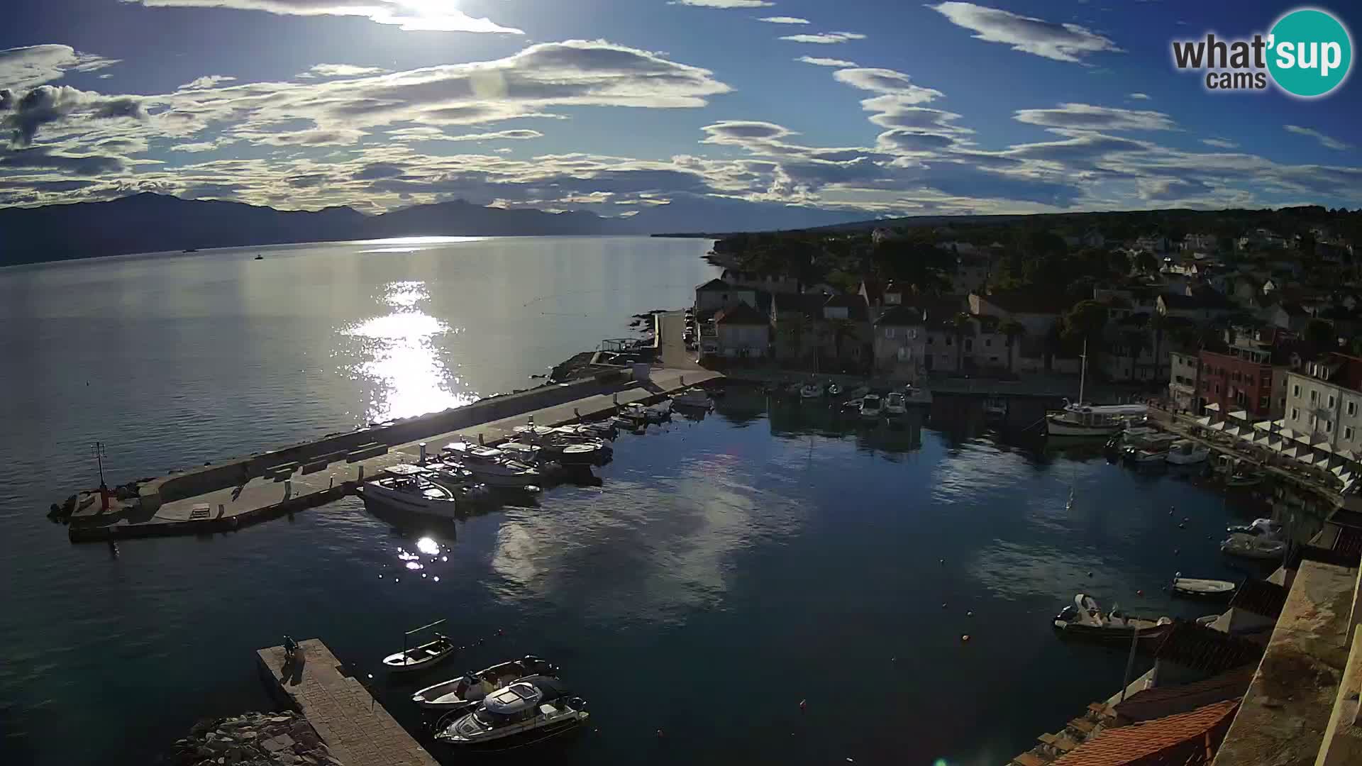 Web kamera Sutivan panorama – Pogled uživo s otoka Brača