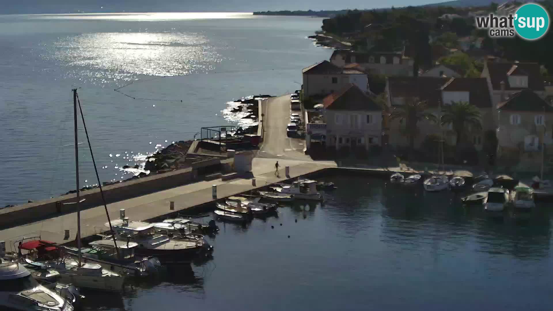 Spletna kamera Sutivan panorama – pogled v živo z otoka Brač