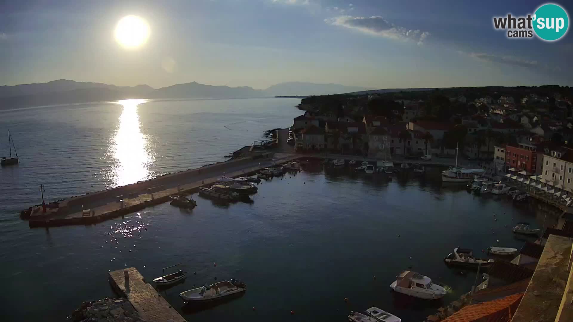 Spletna kamera Sutivan panorama – pogled v živo z otoka Brač