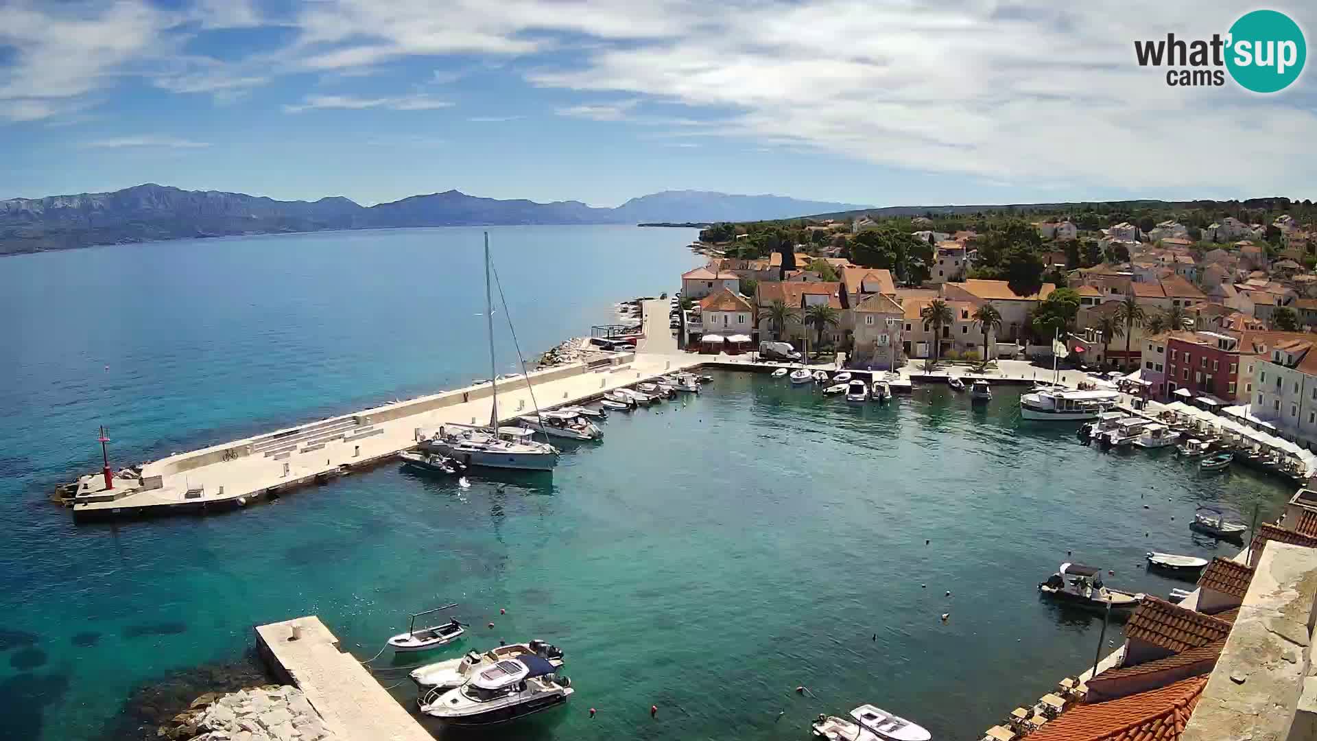 Spletna kamera Sutivan panorama – pogled v živo z otoka Brač