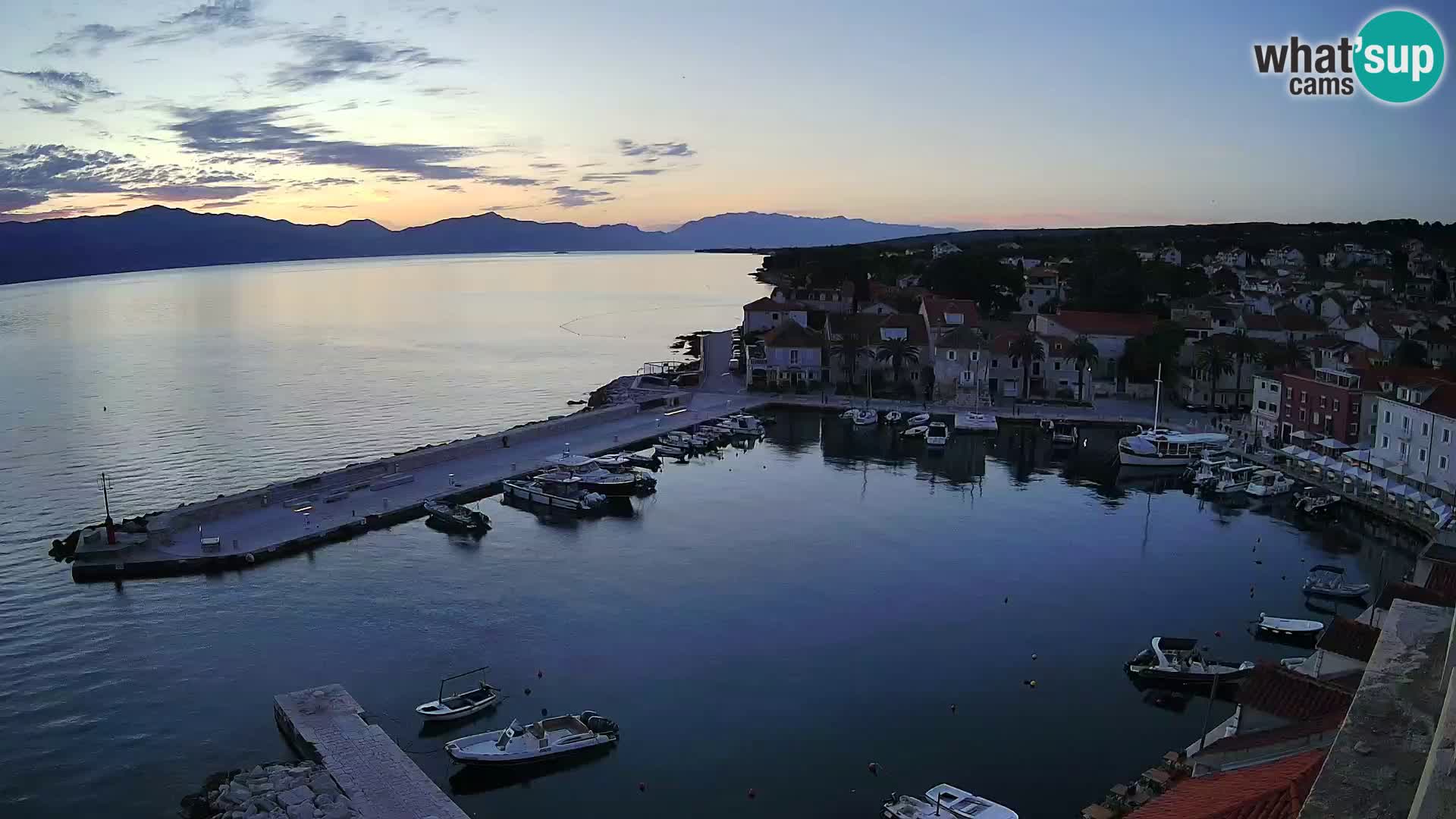 Spletna kamera Sutivan panorama – pogled v živo z otoka Brač