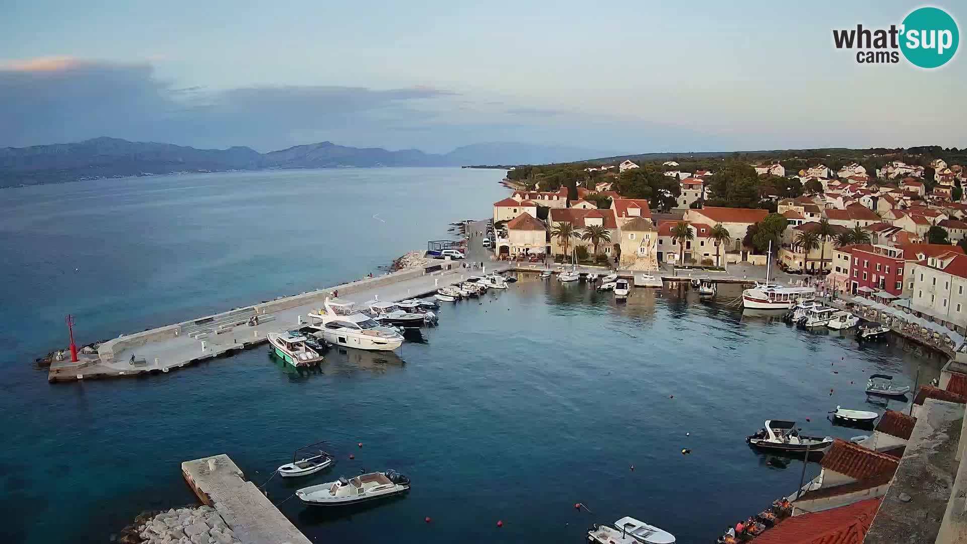 Web kamera Sutivan panorama – Pogled uživo s otoka Brača