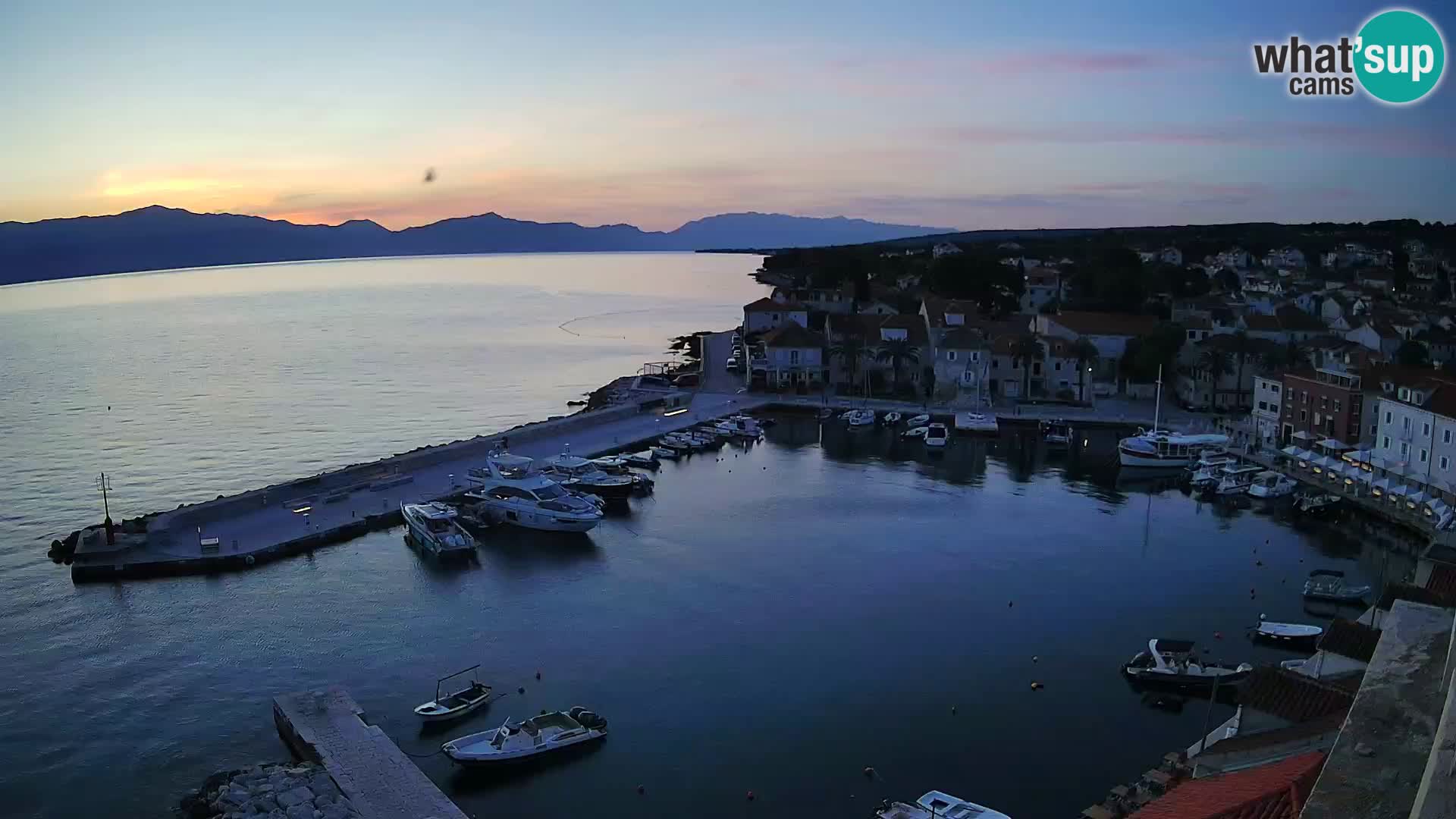 Spletna kamera Sutivan panorama – pogled v živo z otoka Brač